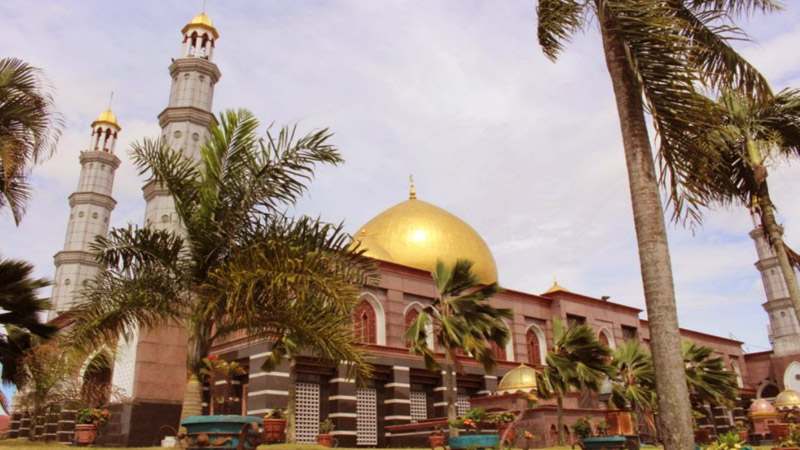 Masjid Kubah Emas Depok Masjid Yang Memiliki Arsitektur Unik Di Indonesia